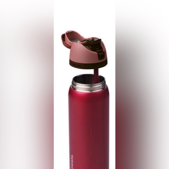 Special Edition Holiday Owala 32oz
Stainless Steel FreeSip Water Bottle - Picture 3 of 7